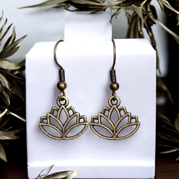5 For $25💫Bronzed Lotus Flower Dangles Earrings - Picture 1 of 6